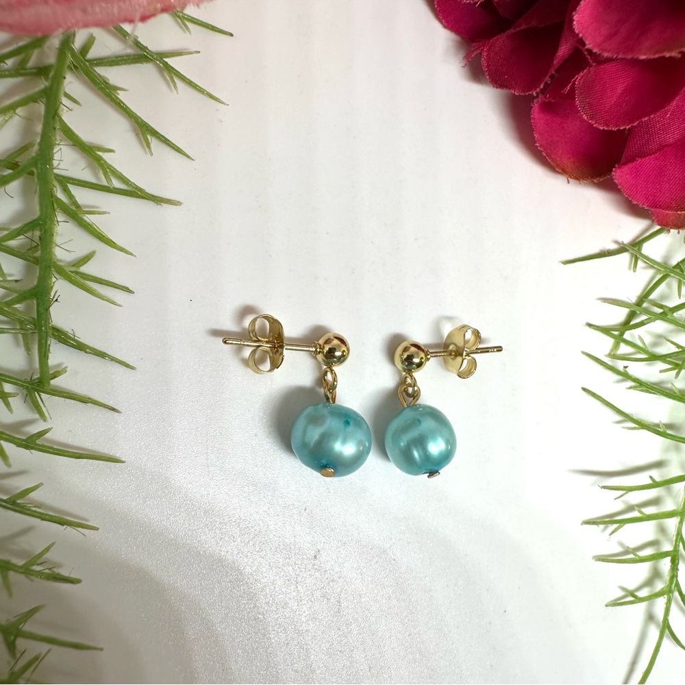 NEW⚜️Freshwater Teal Pearl Drop Earrings - Picture 3 of 5